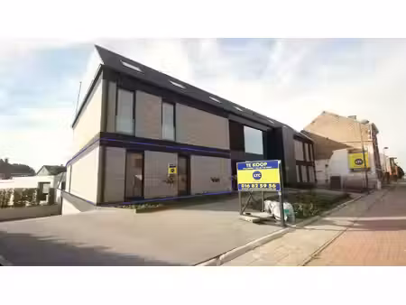 nieuwbouwapp. met 2 slpks  autostaanplaats  ruim terras en tuintje