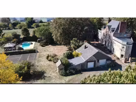 propriété de caractère aux portes d'évron ? 3 18 hectares  piscine et dépendances