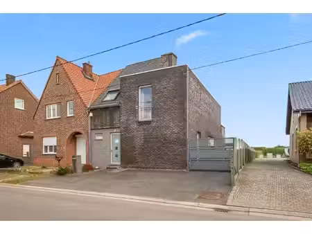 mooie instapklare woning met tuin  terras  garage en 4 slpks