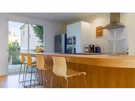 maison de ville 6 pièces entièrement rénovée sur une belle parcelle