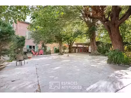 ensemble immobilier avec habitation et commerce au coeur du tarn