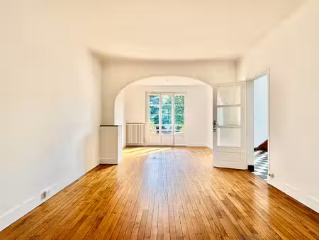 'vélizy mairie' jolie maison individuelle de 4 pièces 92 46 m² rénovée avec garage  cave e