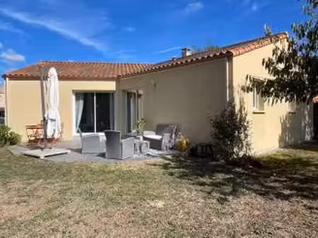 vente maison à port-saint-père (44710) : à vendre / 97m² port-saint-père