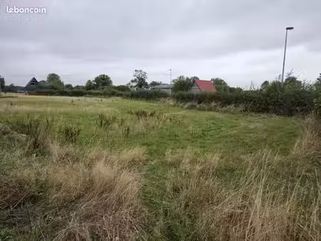 terrain 1 100 m²