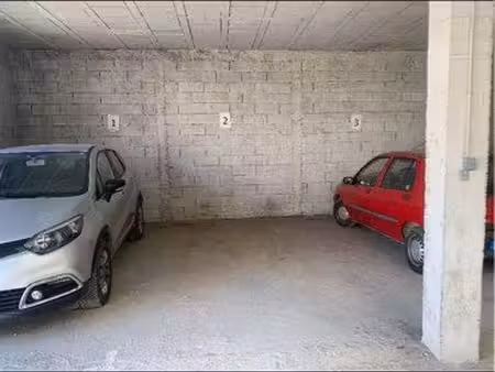 place de parking dans garage sécurisé