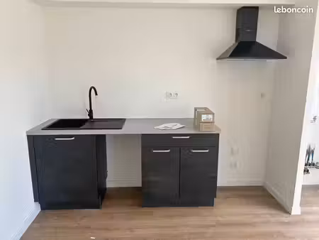 appartement 2 pieces refait à neuf - begard centre - 300 cc