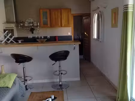 beau t2 meublé avec terrasse