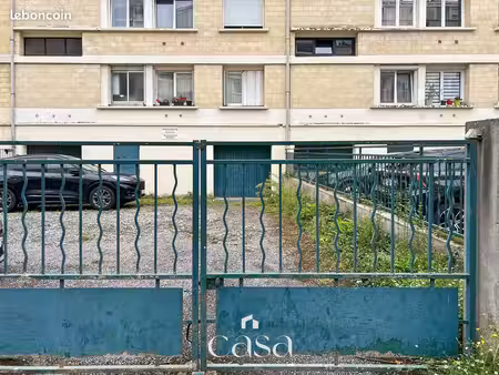 parking/box 10 m² caen