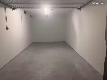 loue garage / box fermé 16m2 echirolles