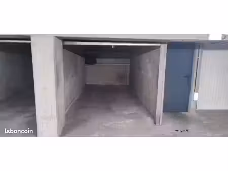 box de garage route des romains proche tram