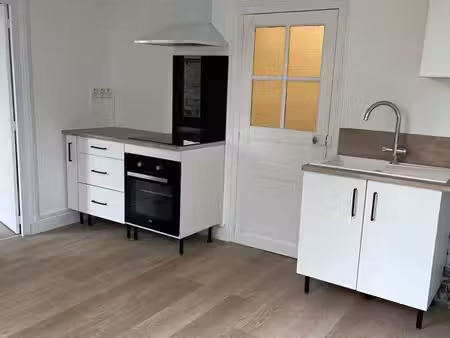 à louer f2 avec garage et jardin