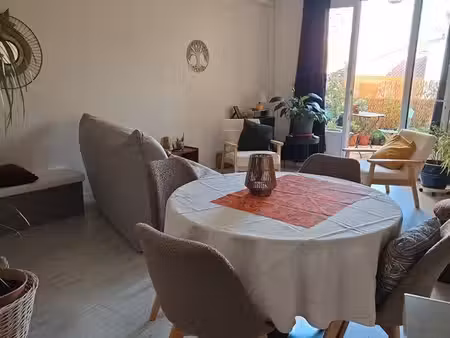 les aires (près lamalou-les-bains) loue f2 57m2 climatisation