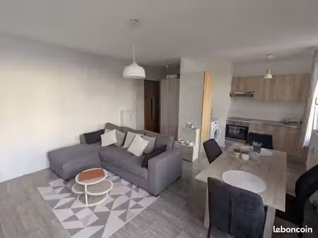 t1 bis lumineux de 35 m² avec chambre séparée