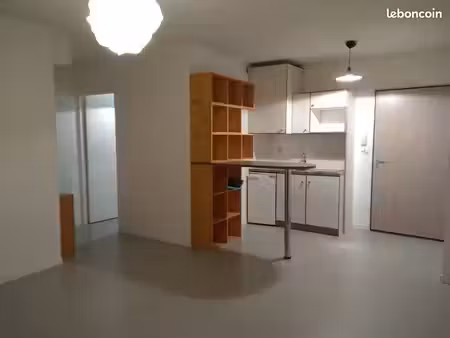 la rochelle studio 30m²  non meublé 