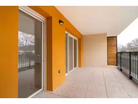 location appartement 3 pièces 61 m² à le puy-sainte-réparade (13610)  843 €