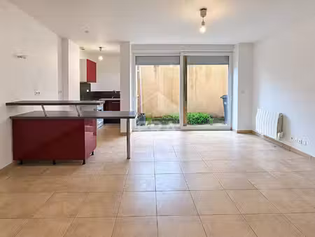 a étaples centre-ville - appartement de plain-pied  1 chambre et cour extérieure