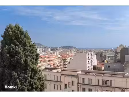 t3 dernier étage à nice 06100  avenue lorenzi