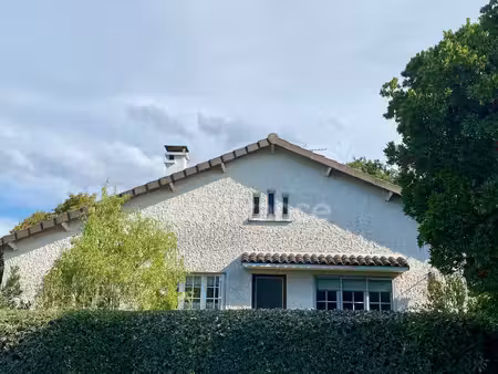maison à vendre 7 pièces ()