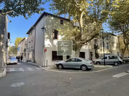 tarascon - maison de ville à rénover de 114 m2 + grenier de