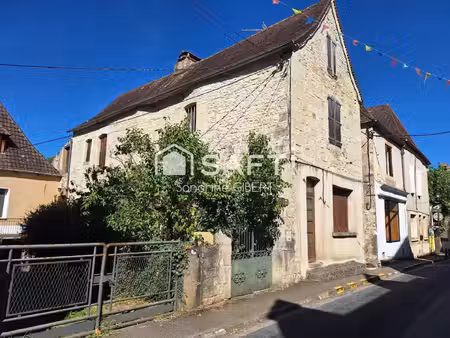 salviac - maison de ville en pierre à rénover avec terrasse et jardin