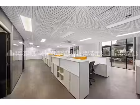 location bureaux aubagne 13400 916m² à 2424m²