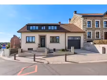 rue de mont - belle maison rénovée + vaste garage