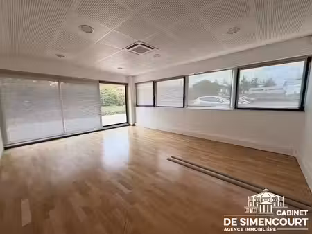 location locaux professionnels 0 pièces 224 m² à boves (80440)  3 463 €