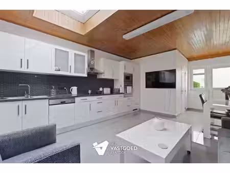 knap gerenoveerde woning met 3 slaapkamers