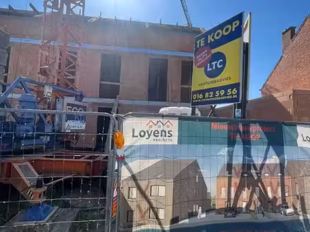 prachtige woning met 4 slaapkamers en 2 autostaanplaatsen