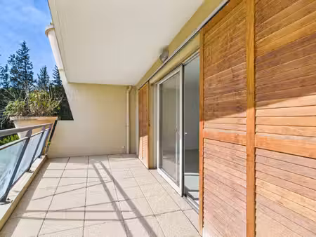 exclusivite / avignon appartement t3 avec terrasse  cave  garage