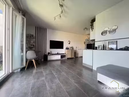 mitry-le-neuf - appartement f2  avec 60m2 de jardin  constru