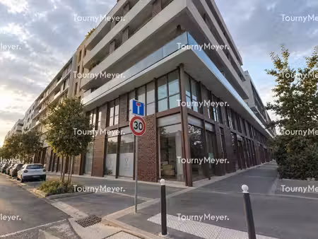 location bureaux 68m²