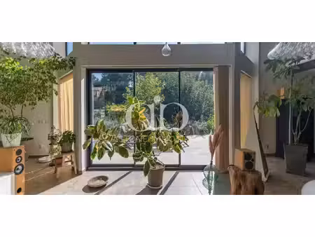 villa avec piscine et jardin roquefort-la-bédoule (13)