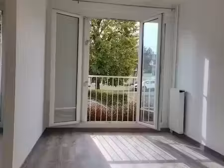 location appartement 2 pièces 49 m² à villebon-sur-yvette (91140)  880 €