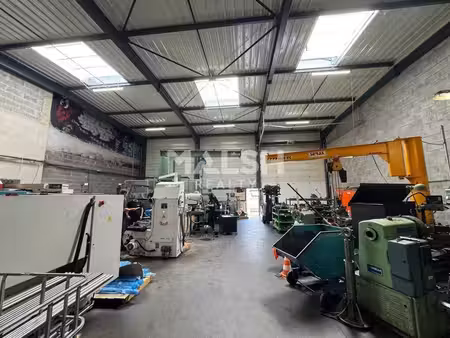 location local d’activités saint etienne 42000 490m²