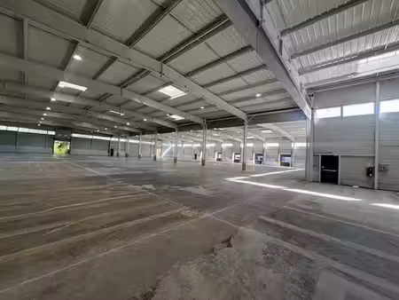 location local d'activités avignon 13 386 m²
