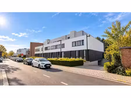 ruim en comfortabel wonen met zuidtuin nabij het centrum van schoten!