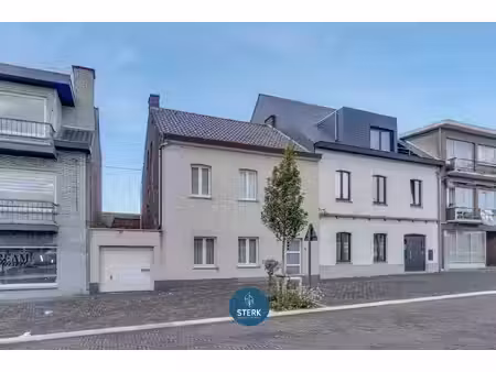 charmant handelshuis in het centrum van as !