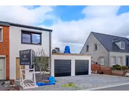 instapklare  gerenoveerde woning (165 m²) met 2 slaapkamers (mogelijkheid tot 3)  veranda 
