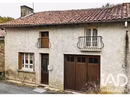 maison à écuras (16220)