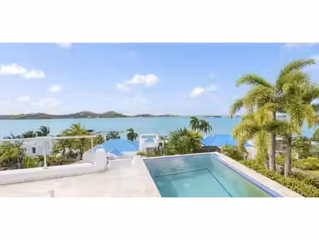 maison avec piscine en bord de mer curemonte (19)