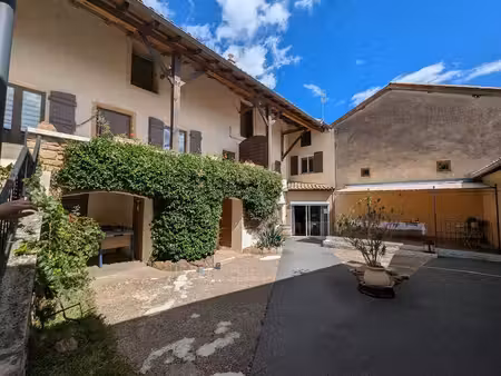 maison de luxe 9 chambres en vente à chasselas  bourgogne-franche-comté