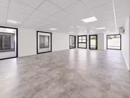 location locaux professionnels 2 pièces 68.94 m² à cestas (33610)  800 €