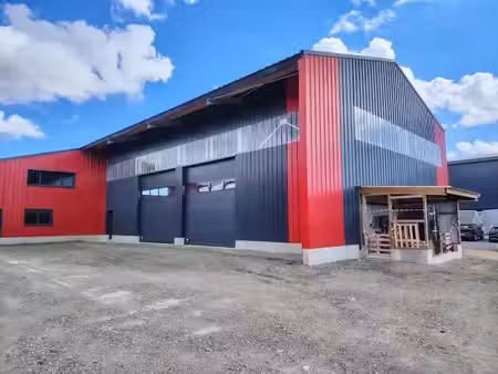 location locaux professionnels 127 m² à ploudaniel (29260)  900 €