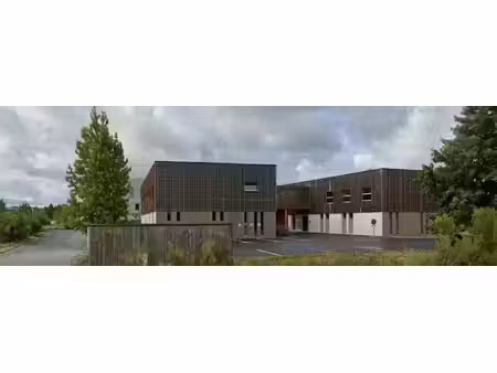location locaux professionnels 3 pièces 142.3 m² à martillac (33650)  1 744 €