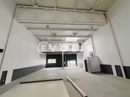 location local d’activités vaux le penil 77000 252m² à 5673m²