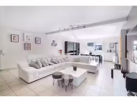 maison de village t6 - garage - piscine - jardin - dépendance à lavernose-lacasse
