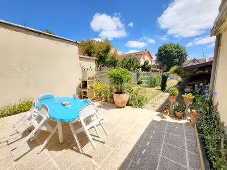 maison t4 de 95m2 + jardin garage cave dependance