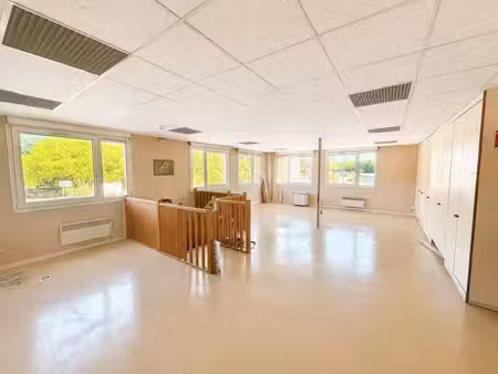 location bureaux 542m²