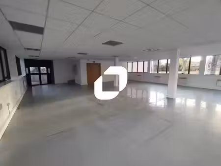 location bureaux jouy-en-josas 78350 706m²